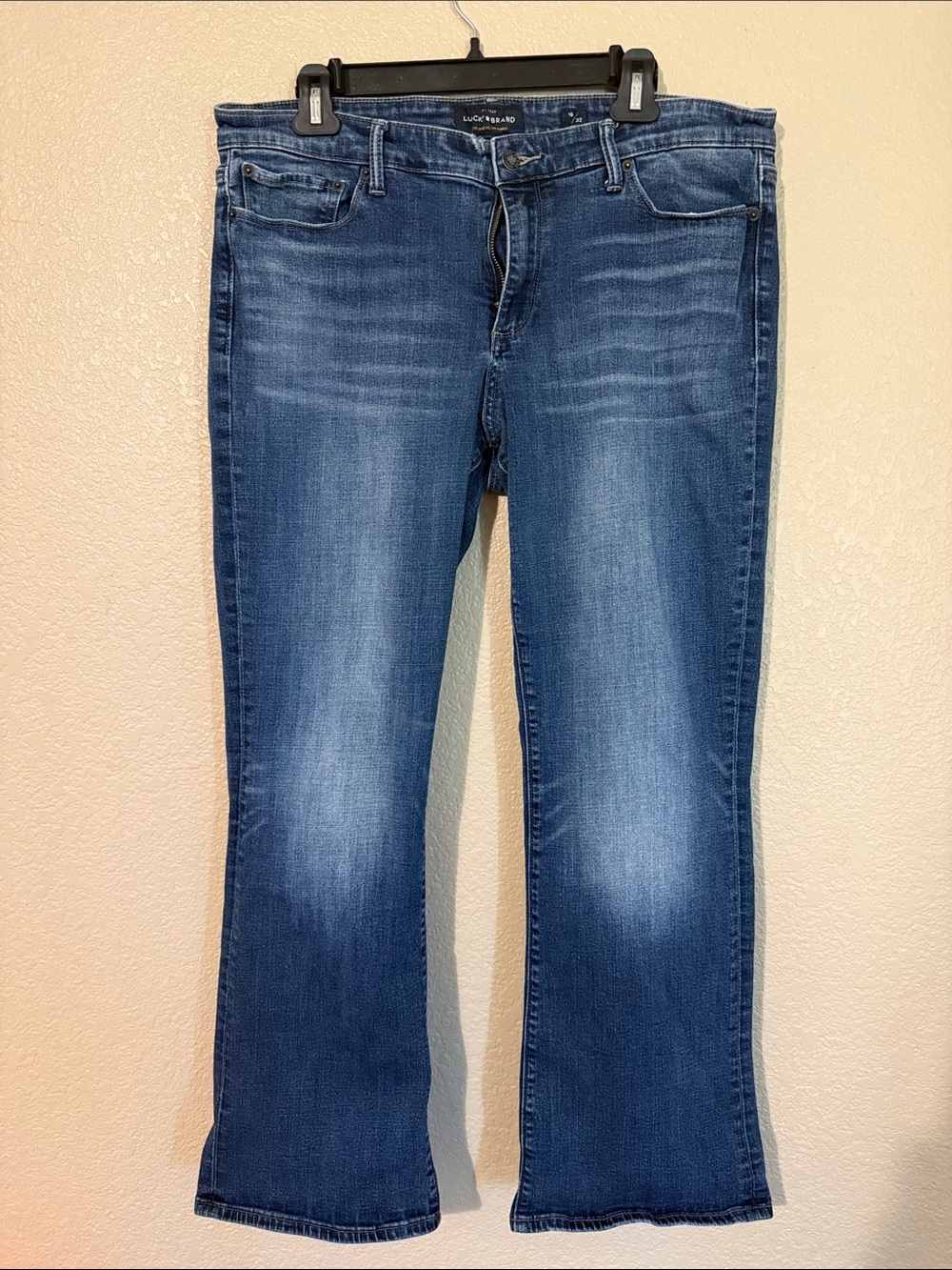 Lucky Brand Women's Flared Jeans in Medium Blue Wash